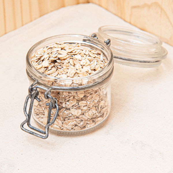 Explorez nos flocons 4 céréales, un mélange équilibré pour un petit déjeuner complet et varié. Combinant les bienfaits du blé, de l'orge, du seigle et de l'avoine, ces flocons offrent une expérience gustative riche et nutritive.