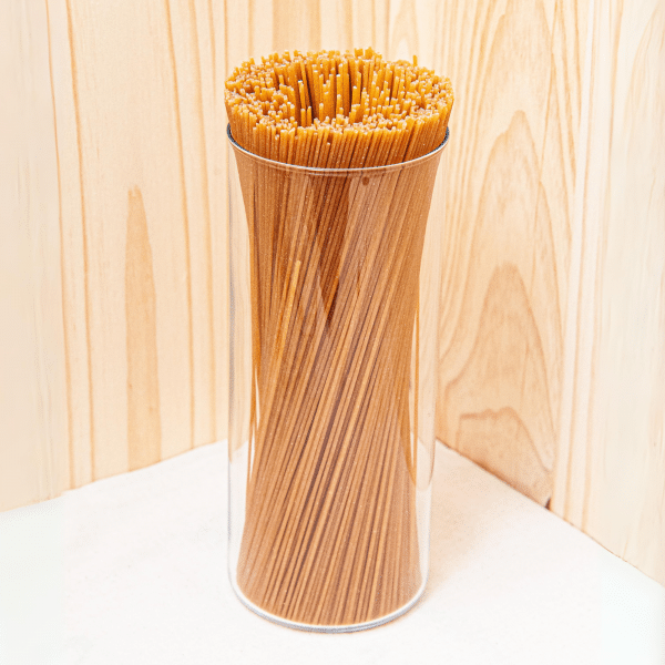 Explorez nos spaghettis complètes, des pâtes longues qui allient la saveur rustique du blé complet à une texture parfaitement al dente. Fabriqués à partir de semoule de blé dur intégral, ces spaghettis offrent une option nutritive.