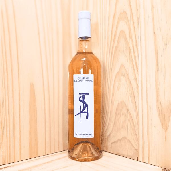 Vin Rosé du Château Tour Saint Honoré est un vin rosé frais et délicat, avec des notes de fruits rouges et d’agrumes. Ce rosé biologique reflète la douceur et la vivacité du terroir des Maures, offrant une expérience estivale élégante.