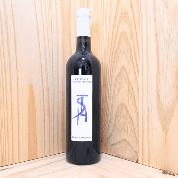 Vin Rouge du Château Tour Saint Honoré est un vin robuste et raffiné, élaboré avec passion sur des sols biologiques. Ses arômes de fruits rouges mûrs et ses notes épicées offrent une dégustation élégante et pleine de caractère, révélant l'authenticité du terroir des Maures.