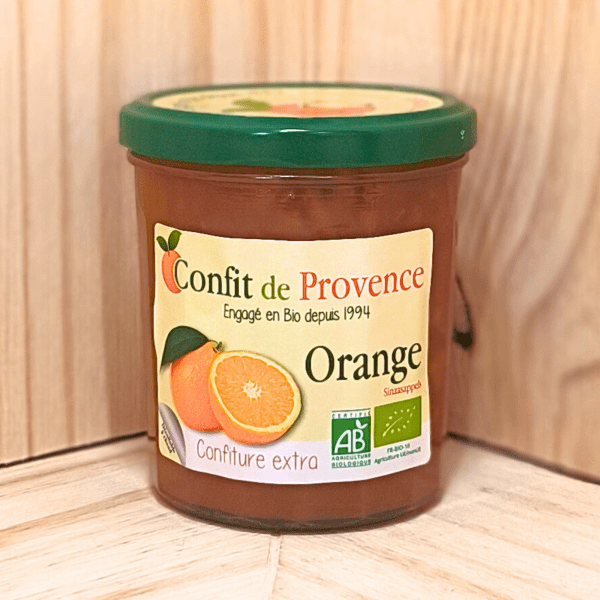 Succombez à notre confiture extra d'orange, une explosion de saveurs fruitées dans chaque cuillerée. Laissez vous envoûter par la fraîcheur et la douceur naturelle des oranges. Pot de 370g