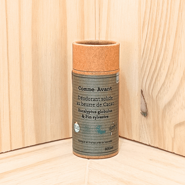 Le déodorant eucalyptus solide, doux et efficace, convient aux peaux sensibles tout en préservant les processus naturels d'élimination des toxines. Sans sel d'aluminium ni bicarbonate de soude, il régule la transpiration, combat les mauvaises odeurs et convient à tous. Disponible en 5 versions parfumées, il offre une variété d'arômes. Stick de 50g
