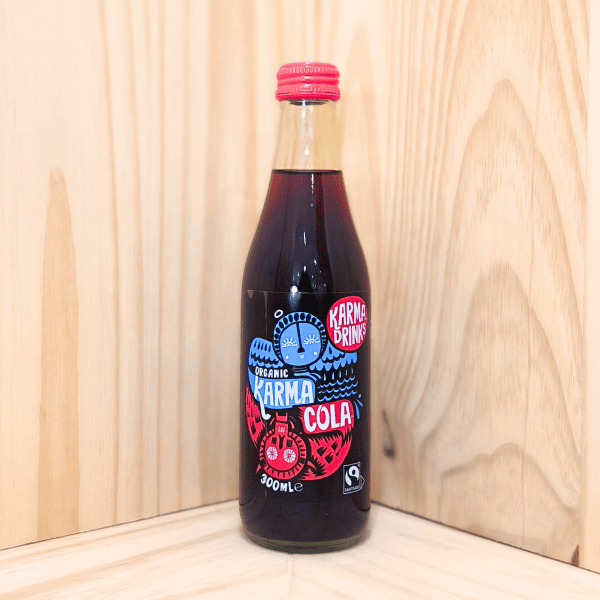 Cola de Karma Drinks vous offre une version rafraîchissante et éthique du célèbre soda, avec une touche de cola et un engagement fort envers la durabilité. Bouteille de 30cl