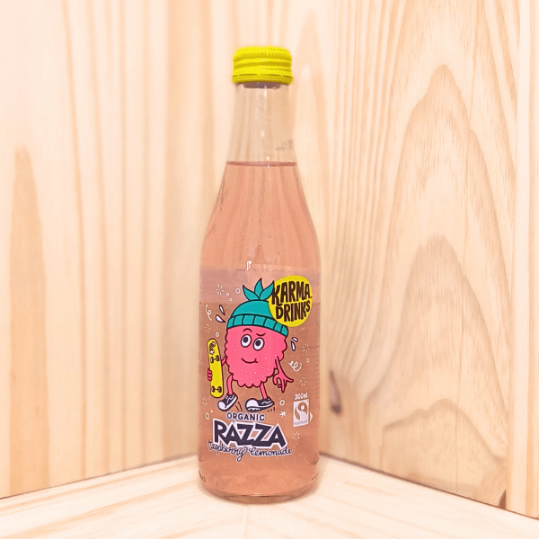 Razza Raspberry de Karma Drinks vous propose une boisson aux framboises fraîches, alliant une saveur fruitée et un engagement envers la durabilité. Bouteille de 30cl