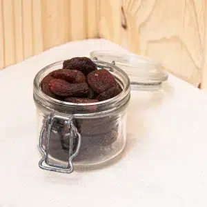 Découvrez nos abricots secs, une délicieuse collation naturelle et nutritive. Ces abricots conservent leur douceur et leur saveur concentrée, idéale pour un en-cas sain. Parfaits seuls ou dans vos recettes, ils ajoutent une touche sucrée et savoureuse. Nos abricots secs sont un choix parfait pour un goûter équilibré ou pour enrichir vos plats de manière gourmande. Avec leur texture tendre et leur goût authentique, ils sont à la fois délicieux et nutritifs. Savourez les en snack ou intégrez les dans vos préparations culinaires préférées. Ils sont parfaits pour des tajines ou des couscous!