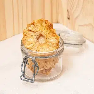 Explorez nos ananas rondelles séchées, un en-cas tropical irrésistible aux saveurs sucrées et juteuses. Ces rondelles sont soigneusement préparées pour préserver leur goût authentique et leur texture moelleuse, offrant une véritable expérience de collation. Parfaites pour une pause gourmande ou comme ajout délicieux dans vos recettes, elles apportent une touche exotique à vos plats. Que vous les dégustiez seules, dans des mélanges de fruits secs, ou comme ingrédient dans des granolas et pâtisseries, nos rondelles d'ananas séchées sont une option savoureuse et pratique. Riches en vitamines, minéraux et fibres, elles sont idéales pour une alimentation équilibrée. Découvrez nos rondelles d'ananas séchées et laissez vous séduire par leur goût tropical exceptionnel.