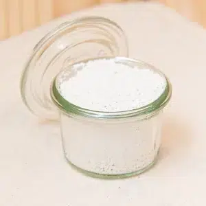 Découvrez notre argile blanche, une véritable perle de la nature pour un soin doux et purifiant de la peau. Cette argile, douce et adaptée à tous les types de peau, nettoie en profondeur sans agresser. Elle élimine les impuretés tout en préservant l'équilibre naturel de votre peau. Son utilisation régulière favorise une peau éclatante et saine. Offrez vous un moment de bien-être avec cette argile, idéale pour des masques purifiants ou des soins doux. Faites l’expérience d’un nettoyage efficace et doux avec notre argile blanche, un soin de qualité pour une peau radieuse et resplendissante.