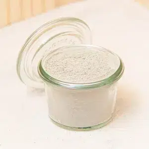 Découvrez les vertus de notre argile verte, un produit naturel idéal pour purifier et revitaliser tous les types de peau. Connue pour ses propriétés absorbantes, cette argile aide à éliminer les impuretés et l'excès de sébum, tout en offrant un nettoyage en profondeur. Son utilisation régulière permet de retrouver une peau éclatante et équilibrée. Appréciée pour ses bienfaits purifiants, elle est un allié précieux dans votre routine de soins de la peau. Faites l'expérience d'une peau purifiée et rafraîchie avec notre argile verte, un soin naturel et efficace pour une beauté éclatante.