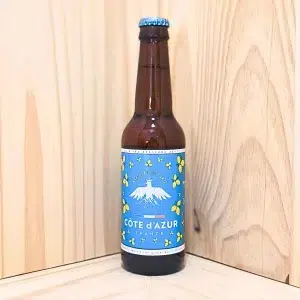 La bière Côte d'Azur de La Brasserie du Comté est une véritable invitation à découvrir les saveurs ensoleillées de la région. Brassée naturellement avec l'eau pure du Mercantour, cette bière légère et rafraîchissante offre une expérience gustative lumineuse et agréable. Ses arômes délicats évoquent les journées ensoleillées de la Côte d'Azur, avec une fraîcheur qui ravit les sens. Idéale pour accompagner vos moments de détente, cette bière se distingue par sa pureté et sa qualité exceptionnelle. Que ce soit pour un apéritif entre amis ou pour accompagner vos repas, laissez vous séduire par cette création authentique et savoureuse, qui capture l'essence du soleil méditerranéen dans chaque bouteille.