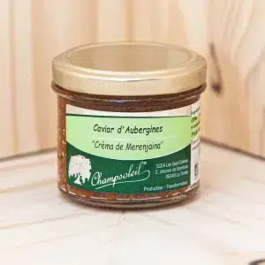 Explorez notre traditionnel caviar d'aubergines, une expérience culinaire rappelant la délicieuse sensation d'une ratatouille mijotée et grillée. Plongez dans une explosion de saveurs méditerranéennes, parfaite pour accompagner vos plats ou à déguster sur du pain grillé. Ce caviar d'aubergines, préparé selon des méthodes artisanales, capture l'essence des légumes frais grillés et des herbes aromatiques, offrant une texture onctueuse et un goût authentique. Chaque bouchée vous transporte dans le sud de la France, évoquant les saveurs chaleureuses et les arômes envoûtants de la cuisine provençale, pour une expérience gastronomique raffinée et inoubliable.