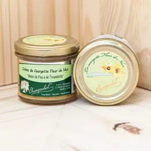 Explorez la gourmandise avec notre crème de févettes à l'artichaut, parfaite en sauce à dips. Cette crème onctueuse et savoureuse est idéale pour accompagner des bâtonnets de concombre, des feuilles d'endive ou des lamelles de carottes. Sa combinaison délicate de févettes et d'artichaut crée une harmonie de saveurs qui ravit les palais les plus fins. Parfaite pour les apéritifs ou comme accompagnement de plats principaux, cette crème févette artichaut offre une touche gourmande et saine à vos repas. Découvrez une préparation raffinée qui enrichit votre cuisine avec une note méditerranéenne irrésistible.