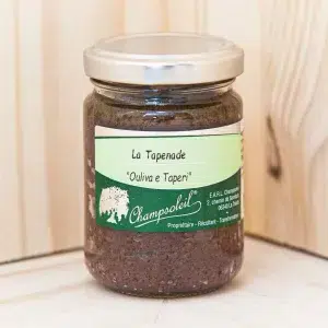 Découvrez notre traditionnelle tapenade artisanale, une version raffinée de la pâte d'olive niçoise. Les câpres ajoutent une touche authentique de Méditerranée, rehaussant la saveur des olives avec une subtile note salée. Parfaite pour les apéritifs ou pour accompagner des plats de viande et de poisson, cette tapenade sans anchois séduit par son goût riche et sa texture onctueuse. Élaborée selon des recettes familiales, elle incarne le savoir-faire et la tradition de la région niçoise. Appréciez cette tapenade artisanale qui apporte une note gourmande et authentique à vos repas.