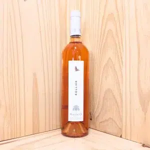 Rollier rosé de Château La Martinette est un vin rosé élégant et rafraîchissant, aux notes subtiles de fruits rouges comme la fraise et la framboise, et des touches d'agrumes. Ce vin est parfait pour les apéritifs estivaux, les barbecues ou simplement pour savourer un moment de détente. Issu de vignes biologiques, Rollier rosé capture la douceur et la vivacité de la Provence, offrant une dégustation légère et harmonieuse. Chaque gorgée révèle une complexité délicate et une fraîcheur qui évoquent les paysages ensoleillés de la région. Découvrez ce rosé raffiné et laissez vous transporter par ses saveurs enchanteresses.