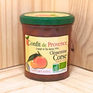 Succombez à la confiture de clémentine Corse, dont la saveur légèrement acidulée se prête parfaitement au petit déjeuner. Idéale pour commencer la journée avec une touche de soleil et de vivacité, cette confiture capture l'essence des clémentines Corses, connues pour leur douceur et leur arôme distinctif. Étalez la généreusement sur du pain frais ou des croissants pour une expérience gustative authentique et délicieuse. Sa texture onctueuse et son goût équilibré entre sucré et acidulé en font un incontournable pour les amateurs de confitures artisanales. Apportez un peu de Corse à votre table avec cette délicieuse confiture.