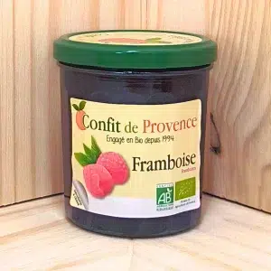 Succombez à notre confiture de framboise, parfaite pour le petit déjeuner ou en pâtisserie. Élaborée avec des framboises juteuses, cette confiture apporte une touche sucrée et fruitée à vos matins. Sa texture onctueuse et son goût légèrement acidulé se marient parfaitement avec des toasts, des croissants ou des yaourts. Chaque pot de cette délicieuse confiture est une explosion de saveurs, offrant l'authenticité des fruits rouges à chaque bouchée. Laissez vous séduire par cette confiture artisanale, idéale pour tous ceux qui apprécient les produits naturels et savoureux.