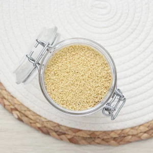 Découvrez notre couscous demi-complet, une semoule riche en nutriments pour une option saine et délicieuse. Avec sa texture tendre et son goût authentique, le couscous est parfait pour accompagner vos plats préférés. Il conserve une partie du son du blé, ce qui lui confère une richesse en fibres et en protéines. Idéal pour des repas équilibrés, il se prête aussi bien aux plats traditionnels qu’aux créations plus modernes. Facile à préparer, il se marie avec des légumes, des viandes, ou des sauces variées. Ajoutez notre couscous demi-complet à votre alimentation pour des repas nourrissants et savoureux.