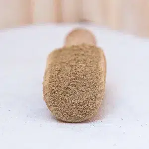 Découvrez notre cumin en poudre, une épice terreuse et chaleureuse qui ajoute une saveur intense et aromatique à vos plats. Récolté avec soin, ce cumin moulu est parfait pour enrichir les sauces, les plats épicés et les marinades. Sa saveur profonde, avec des notes légèrement amères et épicées, apporte une richesse incomparable à vos recettes, qu'il s'agisse de currys, de chili ou de ragoûts. Utilisé également dans les mélanges d’épices pour les viandes et les légumes, le cumin en poudre est un allié incontournable pour ajouter de la complexité et du caractère à vos préparations culinaires. Découvrez comment cette épice essentielle peut transformer vos plats quotidiens en véritables délices gastronomiques, en offrant une profondeur de goût et une chaleur subtile.