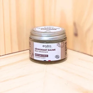 Explorez notre déo baume coco, entièrement composé d’ingrédients naturels pour un soin efficace et respectueux. Sa texture en baume est douce et facile à appliquer, offrant une alternative idéale aux déodorants classiques. Ce déo baume coco régule la transpiration et combat les mauvaises odeurs, tout en préservant les fonctions naturelles de la peau. Il est disponible en quatre parfums, avec ou sans huiles essentielles, pour satisfaire vos préférences personnelles. Parfait pour une utilisation quotidienne, ce déodorant assure une protection fiable tout en vous offrant un parfum coco doux et agréable.