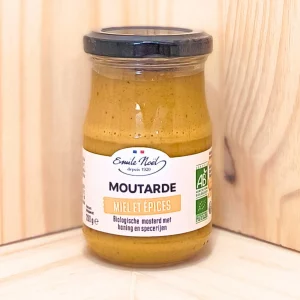 Sublimez vos plats avec notre moutarde au miel et épices, alliant une douceur exquise à une qualité exceptionnelle. Ce condiment unique offre une expérience culinaire remarquable à chaque dégustation, rehaussant vos viandes, poissons et légumes avec une touche raffinée. Sa texture onctueuse et son mélange subtil de miel et d'épices créent un équilibre parfait entre douceur et piquant. Conçue pour les gourmets exigeants, cette moutarde transforme chaque repas en une fête gustative, révélant des arômes profonds et savoureux. Apportez une nouvelle dimension à vos préparations culinaires avec cette moutarde miel et épices délicieuse, un véritable trésor pour les amateurs de bonne cuisine.