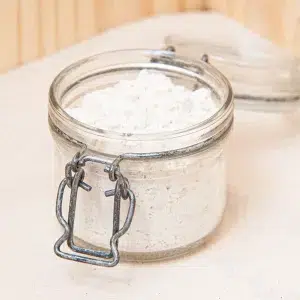 Découvrez notre farine de blé T55, une alliée essentielle pour des préparations légères et aérées dans votre cuisine. Avec sa mouture très fine, cette farine de qualité supérieure est parfaite pour la réalisation de pâtisseries, pains, et pâtes à pizza. Sa texture douce et légère assure une levée parfaite de vos produits de boulangerie et une cuisson uniforme. Que vous prépariez des croissants, des baguettes ou des pâtes fraîches, elle apporte une finesse exceptionnelle à vos recettes. Explorez les possibilités infinies avec notre farine de blé T55 pour créer des plats savoureux et professionnels, du petit déjeuner au dîner.