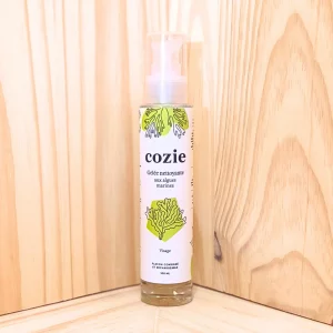 Découvrez notre gelée nettoyante visage aux algues marines, une formule innovante sans savon qui offre un nettoyage doux mais efficace. Sa mousse généreuse, enrichie en extraits d'algues marines, élimine en douceur les impuretés et le maquillage tout en respectant le pH naturel de votre peau. Ce gel nettoyant laisse le teint frais, net et uniforme, sans dessécher ni irriter. Enrichi de minéraux marins bénéfiques, il purifie la peau en profondeur et prépare votre visage pour le reste de votre routine de soin. Profitez de ce nettoyant pour une expérience de nettoyage agréable et délicate, laissant votre peau éclatante et revitalisée.