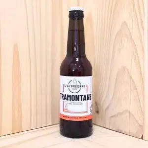 Tramontane de L'Azuréenne est une bière aux arômes puissants et équilibrés, brassée pour capturer l'essence du vent sec et froid typique de la région. Non filtrée et non pasteurisée, cette bière conserve toute la richesse de ses ingrédients naturels. Brassée avec des ingrédients biologiques, elle offre une expérience gustative intense, où chaque gorgée révèle des saveurs robustes et raffinées. Parfaite pour accompagner des plats de caractère ou pour être dégustée seule, cette bière incarne la force et la pureté du terroir azuréen. Découvrez la bière Tramontane et laissez vous transporter par ses arômes puissants et sa complexité unique. Reflet de la passion et de l'expertise de L'Azuréenne.