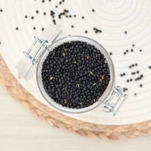 Explorez nos lentilles beluga, de petites perles noires riches en saveur et en nutriments. Ces lentilles conservent leur forme et offrent une texture ferme, idéale pour les salades, les plats principaux et les accompagnements. Enrichies en protéines et en fibres, elles sont parfaites pour des repas équilibrés et variés. Leur couleur noire intense et leur goût légèrement terreux ajoutent une dimension sophistiquée à vos plats. Que vous prépariez une salade croquante, un plat mijoté ou un accompagnement savoureux, nos lentilles beluga apportent une touche de qualité et de nutrition à vos recettes. Découvrez leur polyvalence pour une cuisine délicieuse et saine.