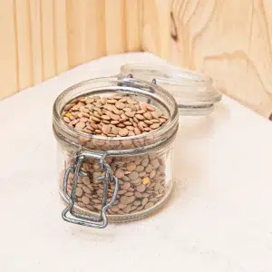 Découvrez nos lentilles blondes, de petites légumineuses aux saveurs douces et à la texture délicate. Cultivées avec soin, ces lentilles conservent une tenue parfaite pour des plats variés, des salades fraîches aux ragoûts nourrissants. Enrichissez vos repas avec ces lentilles, qui sont une excellente source de protéines végétales et de fibres essentielles. Leur goût doux et leur texture agréable les rendent idéales pour préparer des plats équilibrés et savoureux. Que ce soit pour une soupe réconfortante, un plat mijoté ou une salade colorée, nos lentilles blondes apportent une touche de qualité et de nutrition à toutes vos recettes. Découvrez la polyvalence et les bienfaits de ces lentilles blondes dans votre cuisine quotidienne.