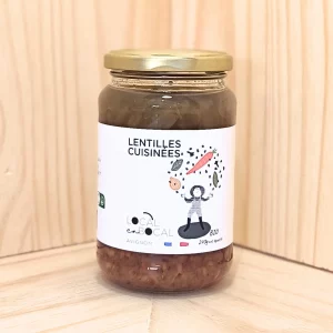 Savourez nos lentilles cuisinées, un plat sain et réconfortant qui conjugue simplicité et goût authentique. Chaque portion est préparée avec des lentilles de première qualité, cuites à la perfection pour une texture tendre et délicate. Rehaussées d’un mélange savoureux de légumes de saison et d'épices fines. Elles sont riches en protéines végétales, fibres et nutriments essentiels. Faisant de ce plat une option idéale pour un repas équilibré. Faciles et rapides à préparer, elles se dégustent seules ou en accompagnement de vos plats préférés. Sans additifs ni conservateurs, elles sont une solution pratique pour ceux qui recherchent une alimentation saine et savoureuse au quotidien. Offrez à votre palais un voyage culinaire avec nos lentilles cuisinées, et profitez d’un repas nourrissant et délicieux en toute simplicité.