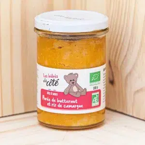 Offrez à votre bébé une découverte gourmande avec notre purée de butternut et riz de Camargue, une fusion douce et très nutritive adaptée à ses premières dégustations variées. Le butternut, doux et crémeux, se marie harmonieusement avec le riz de Camargue, apportant une texture légèrement croquante et une richesse nutritionnelle. Cette purée de butternut et riz est parfaite pour introduire les légumes racines et les céréales dans l'alimentation de bébé, tout en lui offrant une variété de saveurs et de textures à explorer. Préparée avec des ingrédients de qualité, cette purée assure une alimentation équilibrée et délicieuse pour accompagner la croissance de votre tout-petit.