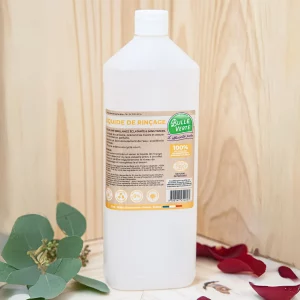 Le liquide de rinçage procure une brillance éclatante à la vaisselle, éliminant efficacement les traces, y compris celles causées par le calcaire. Sa formule assure un séchage rapide et efficace, même en cycle court, ce qui permet de profiter de vaisselle propre et étincelante en un rien de temps. Ce produit est non nuisible aux fosses septiques et ne laisse aucun dépôt dans les bacs à graisse, ce qui en fait un choix respectueux de l'environnement. En complément de la poudre lave-vaisselle, il optimise le résultat final en évitant les résidus et les traces. Pour une vaisselle impeccable et brillante, ce liquide de rinçage est un allié indispensable dans votre routine de nettoyage.