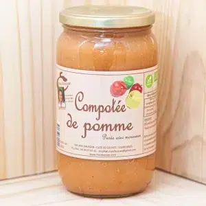 Succombez à la gourmandise avec notre compotée de pomme, une version délicieuse agrémentée de quelques morceaux de pomme pour une expérience encore plus savoureuse. Préparée avec des pommes fraîches et soigneusement sélectionnées, elle offre une texture onctueuse et une saveur naturelle irrésistible. Idéale pour les petits déjeuners, les goûters ou en accompagnement de desserts, elle apporte une touche de douceur et de fraîcheur à chaque bouchée. Parfaite pour toute la famille, cette compotée de pomme est une option saine et gourmande qui se marie parfaitement avec des crêpes, des yaourts ou des tartines grillées. Redécouvrez le plaisir des pommes dans chaque pot de cette compotée exquise.