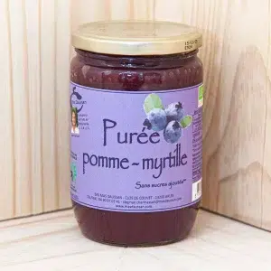 Succombez à l'exploration gustative avec notre purée de pomme myrtille, une alliance parfaite entre la douceur de la pomme et le parfum intense et sauvage de la myrtille. Chaque pot de cette purée est préparé avec des fruits mûrs et sélectionnés, garantissant une qualité et une saveur exceptionnelles. Idéale pour les petits déjeuners, les goûters ou en accompagnement de desserts. Cette purée de pomme myrtille offre une expérience gourmande et équilibrée, parfaite pour toute la famille. La texture lisse et les saveurs riches de cette purée en font une option délicieuse et saine, transformant chaque repas en un moment de plaisir fruité.