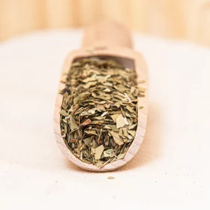 Plongez dans notre maté aux agrumes, une infusion vivifiante qui associe la fraîcheur à la puissance revigorante du maté. Cette création unique marie l'intensité, avec ses notes terreuses et stimulantes, aux arômes éclatants des agrumes, offrant un équilibre parfait entre douceur fruitée et dynamisme. Chaque tasse vous transporte dans un monde de saveurs rafraîchissantes, où la vivacité des agrumes rehausse le caractère robuste du maté. Ce mélange est conçu pour éveiller vos sens et revitaliser votre esprit, que ce soit pour commencer la journée avec énergie ou pour profiter d'une pause revitalisante. Découvrez une expérience gustative raffinée et originale.