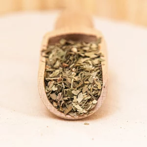 Laissez vous transporter dans une expérience sensorielle inédite avec notre maté aux épices, une fusion délicate entre la tradition amérindienne et les arômes envoûtants de l'Asie. Ce mélange d'exception associe le caractère riche et terreux du maté avec une sélection raffinée d'épices exotiques, telles que la cannelle, le clou de girofle et le cardamome. Chaque tasse vous offre un voyage gustatif où la profondeur se mêle harmonieusement aux notes épicées et parfumées, créant une expérience riche en saveurs et en sensations. Découvrez un moment de dégustation unique, qui évoque les traditions anciennes tout en vous offrant un plaisir moderne et raffiné.