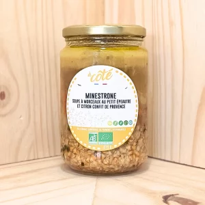 Découvrez notre minestrone petit épeautre, un délice réconfortant et nutritif qui réchauffera vos papilles. Préparée avec soin, cette soupe généreuse marie le petit épeautre, une céréale ancienne riche en fibres et en protéines, à un mélange coloré de légumes de saison soigneusement sélectionnés. Chaque cuillerée offre une explosion de saveurs, avec des légumes tendres et croquants, agrémentés d'herbes aromatiques pour une touche méditerranéenne. Parfaite pour un repas sain et équilibré, il est réalisée sans additifs ni conservateurs, garantissant une qualité naturelle et authentique. Facile à préparer, elle se réchauffe rapidement pour vous offrir un plat délicieux et nourrissant en un instant. Offrez vous une pause gourmande et saine avec notre minestrone petit épeautre, et savourez la richesse des saveurs traditionnelles.
