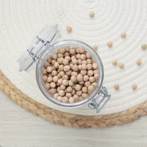Découvrez nos pois chiches, des légumineuses au goût délicat et à la texture crémeuse. Ils sont parfaits pour préparer des plats méditerranéens comme le houmous, les falafels, ou encore pour agrémenter vos salades. Cultivés avec soin, ils offrent une excellente source de protéines végétales, de fibres et de minéraux essentiels pour une alimentation équilibrée. Leur saveur douce et leur texture tendre en font un ingrédient polyvalent, idéal pour des recettes savoureuses et nutritives. Explorez les nombreuses façons d'utiliser ces pois chiches dans vos plats quotidiens pour une cuisine à la fois délicieuse et saine.