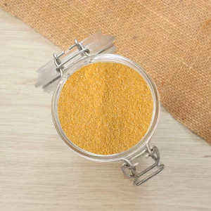 Explorez notre délicieuse polenta moyenne, une céréale de maïs moulue, à la texture crémeuse et polyvalente. Parfaite pour accompagner divers plats, cette polenta offre une base délicieusement veloutée. Idéale pour des préparations salées ou sucrées, elle se marie aisément avec des viandes, des légumes ou des sauces riches. Sa cuisson rapide et facile en fait un choix pratique pour des repas savoureux en un rien de temps. Ajoutez la à votre cuisine pour varier vos accompagnements avec une option saine et gourmande. Optez pour notre polenta moyenne pour des plats créatifs et délicieux, appréciés par toute la famille.