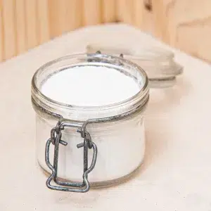 Découvrez notre poudre à lever sans gluten, l’alliée parfaite pour des pâtisseries légères et aérées sans compromis. Formulée spécialement pour les régimes sans gluten, elle garantit des résultats moelleux et délicieux dans toutes vos créations culinaires. Elle est idéale pour préparer des gâteaux, des muffins ou des biscuits, offrant une texture légère et une levée homogène. Grâce à sa formulation sans gluten, elle répond aux besoins des personnes sensibles ou intolérantes au gluten, tout en conservant une qualité de cuisson optimale. Utilisez notre poudre à lever sans gluten pour réussir vos pâtisseries avec une texture parfaite et un goût irrésistible. Optez pour une cuisson saine et savoureuse avec notre poudre à lever.