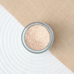 Découvrez notre psyllium blond, une fibre naturelle qui offre de nombreux bienfaits pour la santé. Obtenu à partir des graines de Plantago ovata, il est connu pour améliorer la digestion et réguler le transit intestinal. Sa haute teneur en fibres solubles aide à maintenir une digestion saine et un transit intestinal régulier. Facile à intégrer dans votre alimentation, vous pouvez en ajouter à vos smoothies, yaourts ou pâtisseries pour un apport en fibres. Il est une option efficace pour soutenir votre bien-être digestif. Optez pour notre psyllium blond pour une solution naturelle aux problèmes de digestion et de transit.