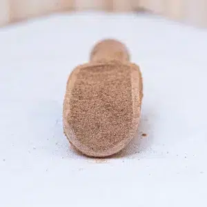 Découvrez notre mélange de quatre épices, une symphonie harmonieuse de cannelle, girofle, muscade et poivre. Ce mélange classique est parfait pour apporter une saveur chaleureuse et polyvalente à vos plats sucrés et salés. Avec une combinaison subtile de ces épices, il enrichit vos recettes de nuances aromatiques qui évoquent à la fois la douceur et le piquant. Idéal pour parfumer vos pâtisseries, viandes, sauces et marinades, notre quatre épices est un allié indispensable pour rehausser vos plats du quotidien ou vos créations culinaires. Laissez vous séduire par ce mélange raffiné qui allie tradition et innovation en cuisine.