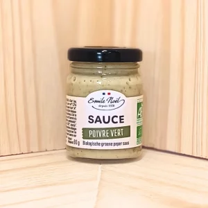 Découvrez notre sauce poivre vert, une sauce riche et savoureuse qui transforme vos repas en une expérience gastronomique. Élaborée à partir de poivres verts soigneusement sélectionnés. Cette sauce onctueuse combine la moutarde de Dijon, le vinaigre et le poivre pour une saveur intense et raffinée. Idéale pour accompagner vos viandes rouges, steaks, volailles ou même certains légumes, elle apporte une note épicée et chaleureuse qui ravira vos papilles. Sans additifs ni conservateurs, notre Sauce Poivre Vert est réalisée avec des ingrédients naturels de haute qualité, garantissant un goût authentique et pur. Facile à réchauffer et à servir, elle est la solution parfaite pour sublimer vos plats en un instant. Offrez à vos repas une touche de sophistication avec notre sauce poivre vert, et savourez un moment culinaire d'exception.