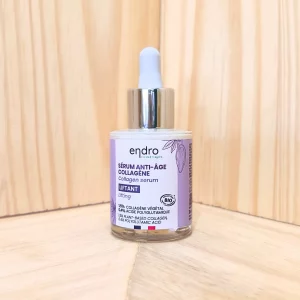 Découvrez notre sérum liftant anti-âge collagène, une révolution pour votre routine de soins de la peau. Formulé avec du collagène de haute qualité, ce sérum pénètre profondément pour revitaliser et raffermir votre peau. Il réduit visiblement les rides et ridules, tout en améliorant l'élasticité et la texture de votre peau. Enrichi en ingrédients hydratants et nourrissants, il redonne à votre teint son éclat naturel et sa vitalité. Ce sérum léger et non gras est idéal pour une utilisation quotidienne, s'intégrant parfaitement à votre rituel de beauté. Appliquez le matin et soir sur une peau propre pour des résultats optimaux. Offrez à votre peau un soin luxueux et efficace avec notre sérum liftant anti-âge collagène, et retrouvez une peau plus jeune, plus lisse et plus lumineuse.