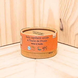 Découvrez notre soin capillaire pêche solide, une solution nourrissante pour des cheveux revitalisés et en pleine forme. Disponible en version brute ou parfumée, ce soin est enrichi en huiles végétales pour une nutrition intense des cheveux, des racines aux pointes. Sa formule innovante, sans ingrédients controversés, est conçue pour hydrater, adoucir et renforcer les cheveux secs et cassants. Ce soin capillaire pêche solide est facile à utiliser et convient à tous les types de cheveux, offrant une solution pratique et efficace pour intégrer dans votre routine capillaire quotidienne. Offrez à vos cheveux un traitement réparateur avec ce soin capillaire enrichi en actifs naturels.