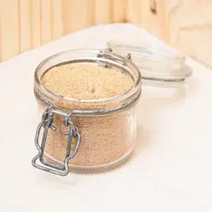 Découvrez notre sucre de canne complet, une option naturelle et riche en saveur pour enrichir vos préparations culinaires. Non raffiné, il conserve les nutriments naturels essentiels de la canne, ajoutant une note de caramel et une texture délicieusement granuleuse à toutes vos recettes. Parfait pour vos pâtisseries, desserts faits maison, ou boissons chaudes, il apporte une douceur authentique et une richesse de goût unique. Savourez l’arôme profond et les nuances subtiles et profitez de ses bienfaits nutritionnels exceptionnels. Optez pour notre sucre de canne complet pour des créations pleines de caractère, de plaisir et de gourmandise.