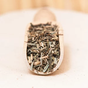 Plongez dans notre tisane détox, une harmonie savoureuse entre le rooibos, le thé et le maté. Soigneusement sélectionnés, ces ingrédients se combinent pour créer une infusion énergisante et revigorante, parfaite pour soutenir votre bien-être au quotidien. Le rooibos apporte une douceur naturellement sucrée, tandis que le thé ajoute une touche de légèreté et de fraîcheur, et le maté fournit un coup de boost stimulant. Chaque tasse de cette tisane détox vous offre une expérience gustative riche et équilibrée, idéale pour une pause revitalisante ou un moment de relaxation après une journée bien remplie. Découvrez une infusion qui associe plaisir et bienfaits pour une détox réussie et une énergie renouvelée.
