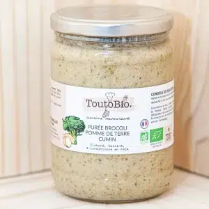 Plongez dans notre purée de brocoli, un accompagnement onctueux idéal pour vos viandes et poissons. Sa texture veloutée et sa saveur délicate en font une délicieuse option d'accompagnement qui ravira les palais les plus exigeants. Préparée avec des brocolis frais et cuits à la perfection, elle offre une expérience gustative équilibrée et nutritive. Les brocolis, riches en vitamines et en fibres, sont finement mixés pour créer une purée lisse et légère, parfaite pour compléter vos repas principaux tout en ajoutant une touche de verdure. Que ce soit pour un repas familial ou pour une soirée entre amis, notre purée de brocoli est un choix savoureux et sain qui met en valeur la fraîcheur et la simplicité des ingrédients.