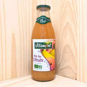 Le pur jus 5 fruits de Vitamont vous offre un mélange bio harmonieux de cinq fruits mûrs, alliant variété et richesse de saveurs. Ce jus multi-fruits est une véritable explosion de fraîcheur et de naturalité, réunissant le meilleur de chaque fruit dans une seule bouteille. Chaque gorgée révèle une symphonie de goûts, combinant la douceur des pommes, la vivacité des oranges, la richesse des mangues, la fraîcheur des ananas et la subtilité des kiwis. Idéal pour une pause vitaminée ou pour accompagner vos repas, ce jus est une source naturelle de vitamines et de minéraux. Vitamont privilégie des méthodes de culture biologiques, garantissant un produit respectueux de l'environnement et de votre santé. Profitez d'une expérience gustative riche et diversifiée avec ce pur jus 5 fruits bio.