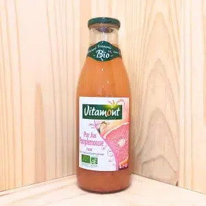 Le pur jus de pamplemousse de Vitamont vous propose un jus bio rafraîchissant élaboré à partir de pamplemousses mûrs. Ce jus, alliant acidité et douceur, offre une expérience gustative vive et agréable. Chaque gorgée apporte une sensation de fraîcheur intense, parfaite pour revigorer vos sens et dynamiser votre journée. Idéal pour accompagner vos petits-déjeuners ou pour une pause désaltérante, ce jus de pamplemousse est riche en vitamine C et en antioxydants. Vitamont s'engage à sélectionner des fruits cultivés selon des méthodes biologiques, respectant ainsi l'environnement et votre santé. Dégustez ce pur jus de pamplemousse bio pour une véritable explosion de saveurs naturelles et une pause bien-être revitalisante.